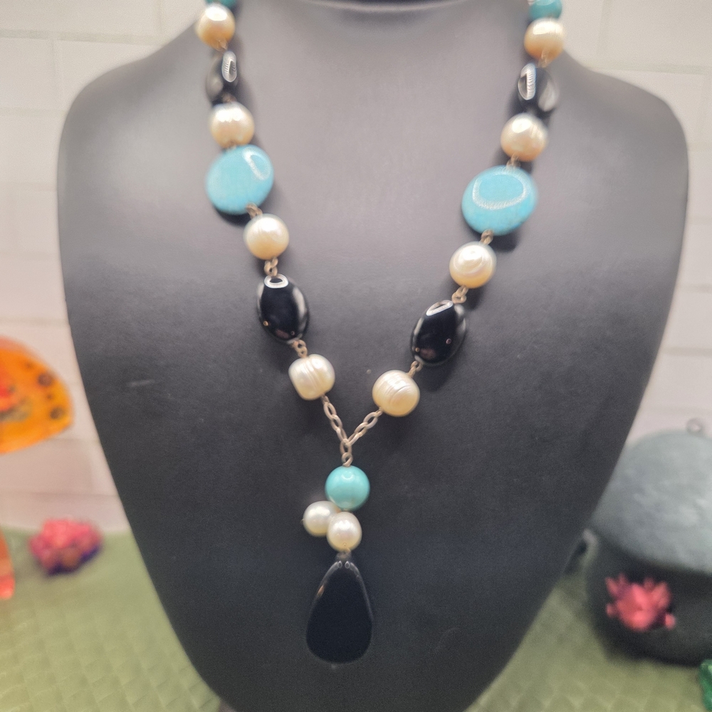 1001. Black, Turquoise & Pearl Bead Pendant Necklace